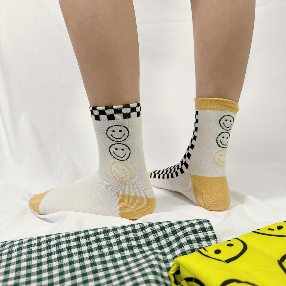 Women's Crew Check Board Smile Mismatched AB Socks