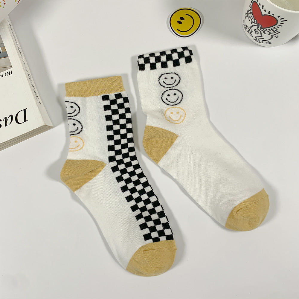 Women's Crew Check Board Smile Mismatched AB Socks