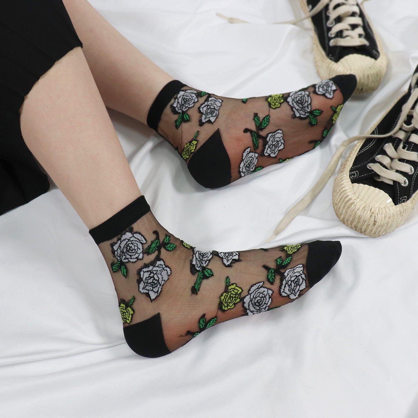 Women's Crew Sheer Laced Rose See-Through Socks