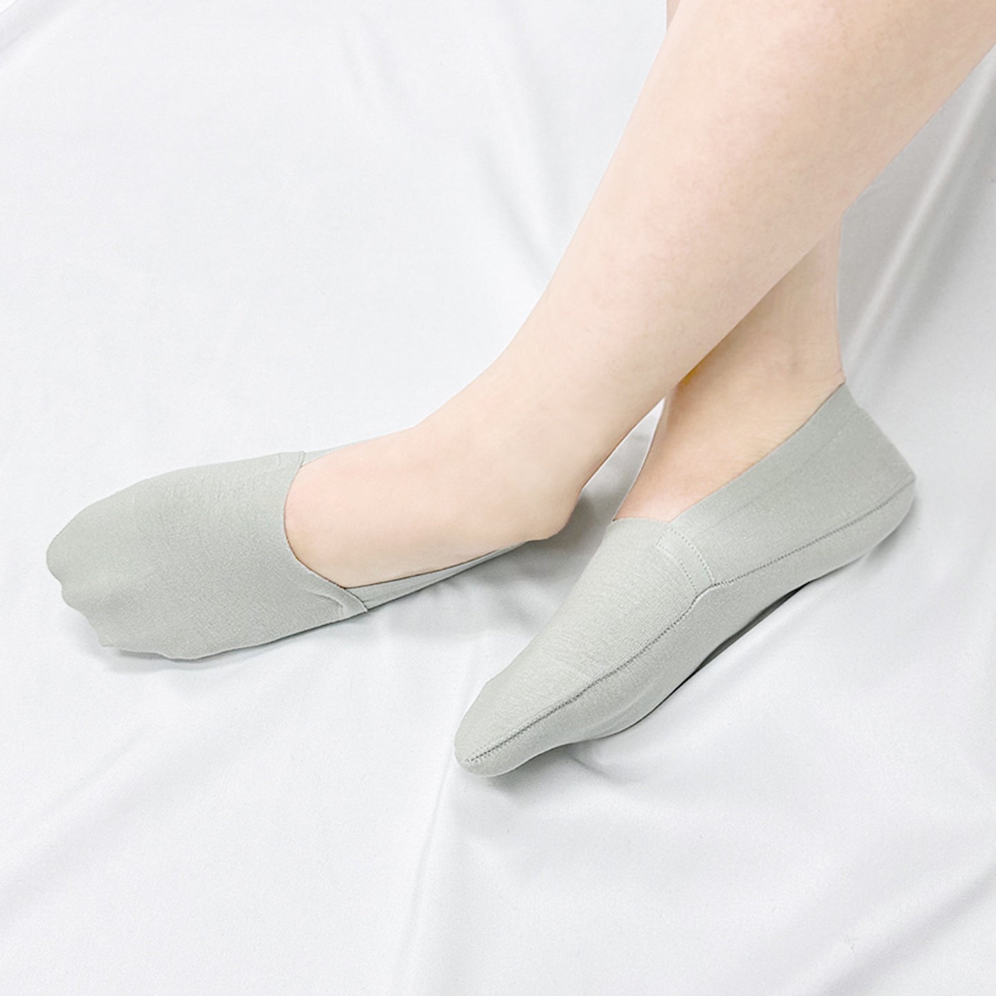 Unisex Women & Men's No Show Non Slip Premium Socks - Gray