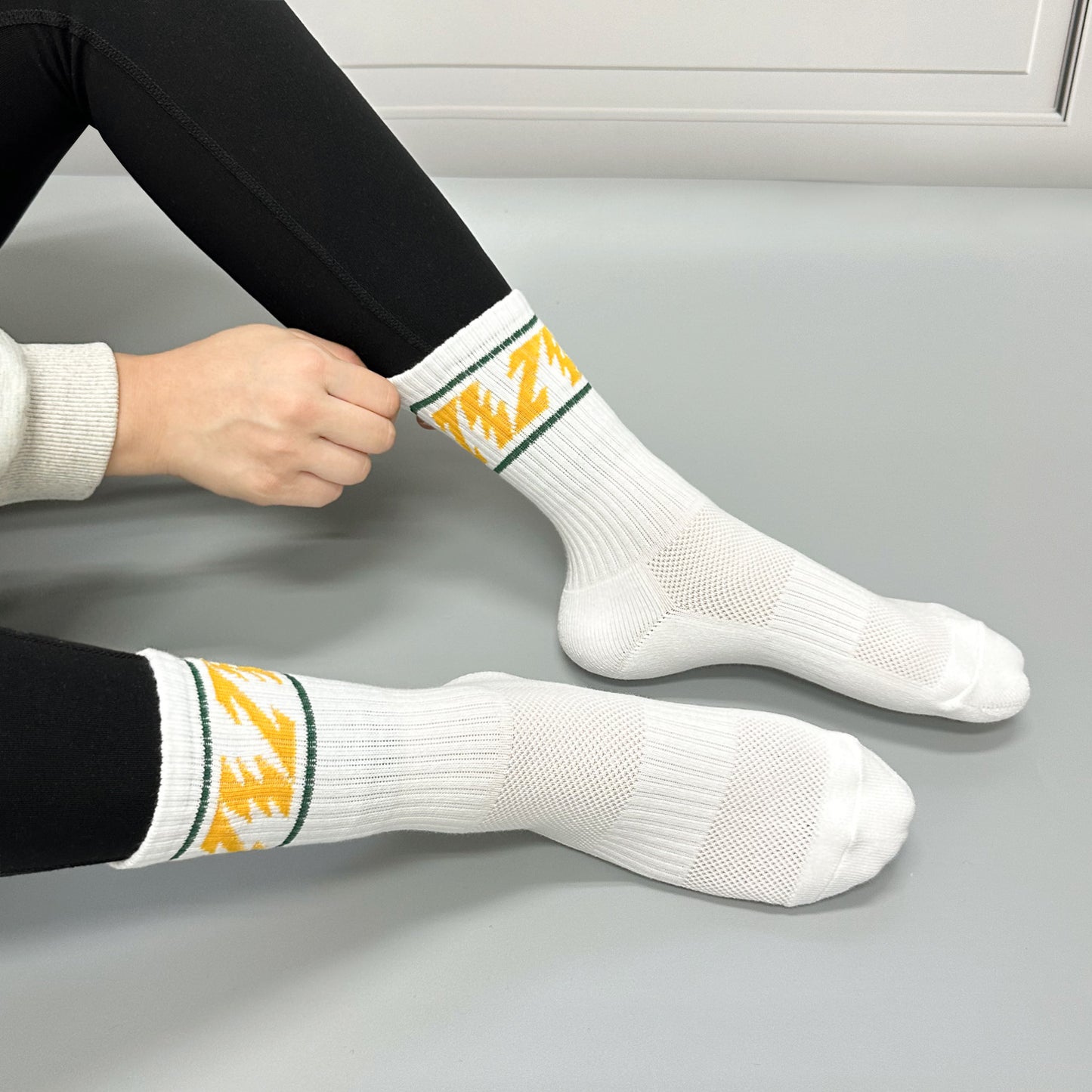 Women's Crew Tennis Court Performance Style 6 Socks