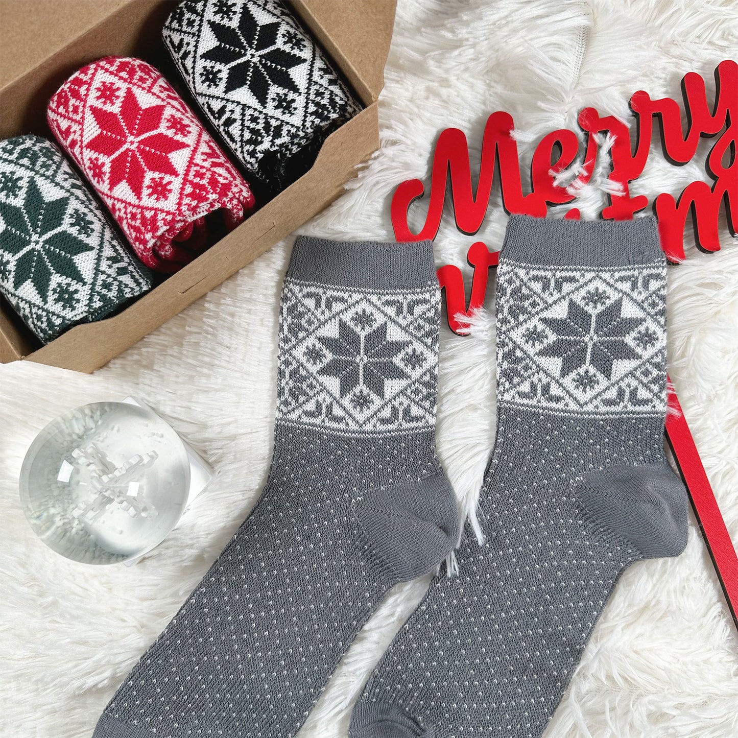 Women's Crew Winter Snowflake Yarn Socks