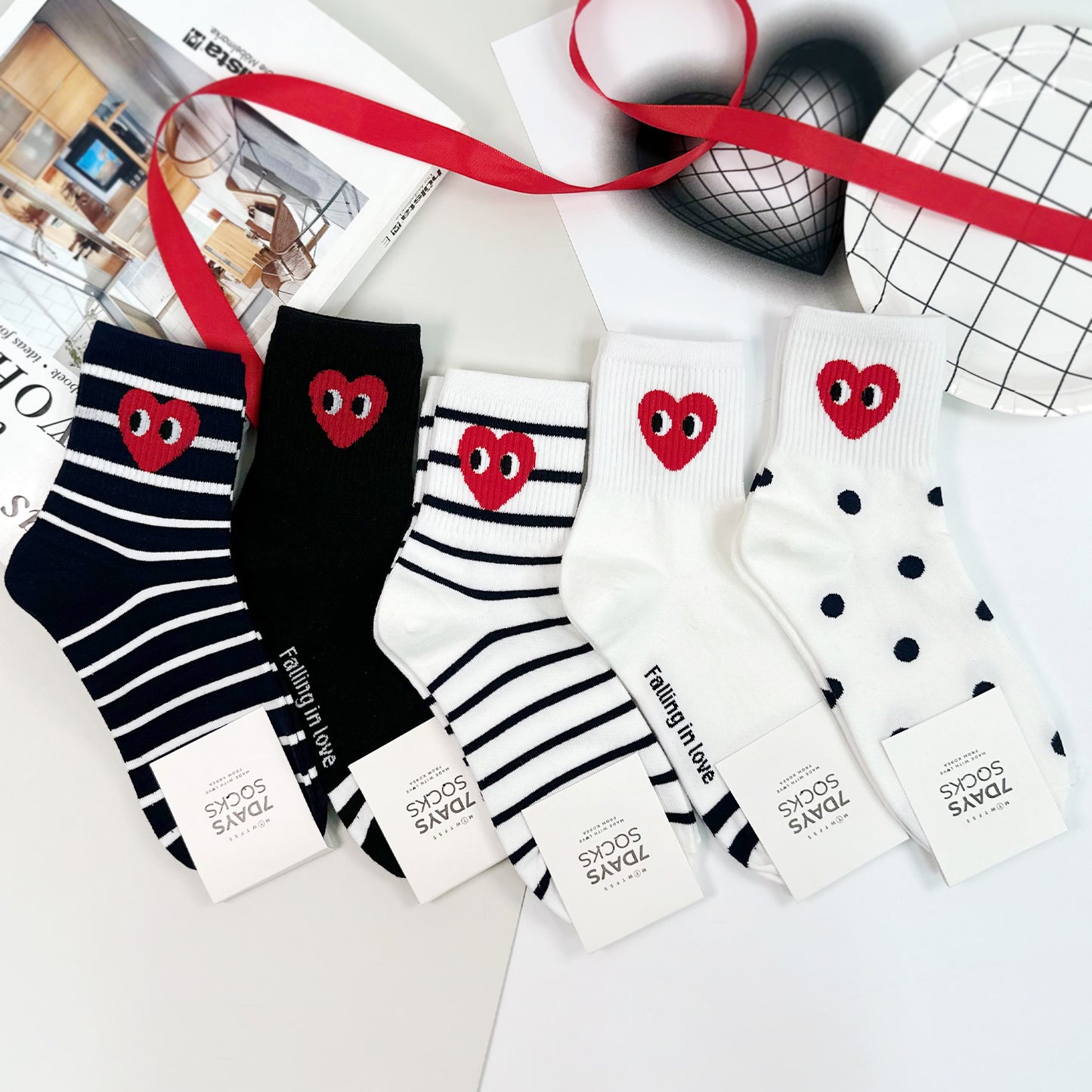 Women's Crew Falling In Love Socks
