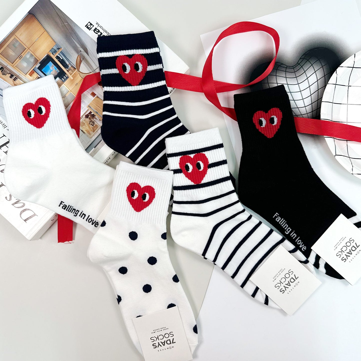 Women's Crew Falling In Love Socks