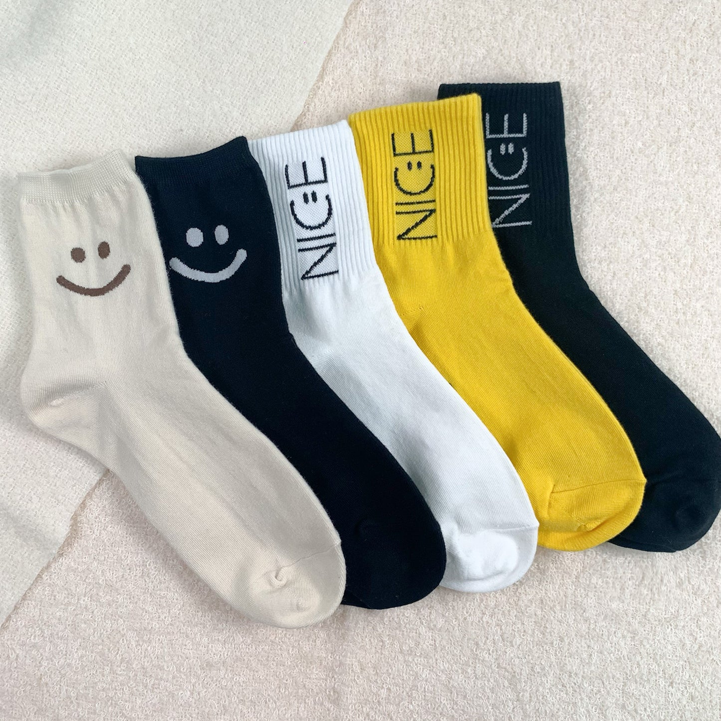 Women's Crew Nice Smile Socks