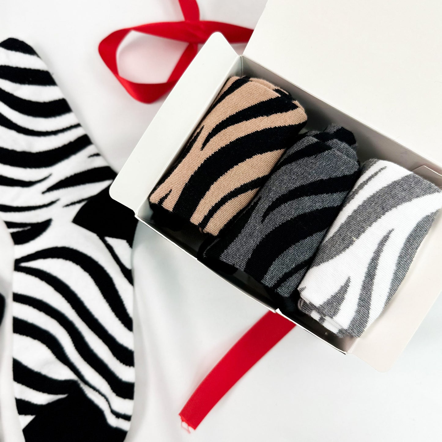 Women's Crew Zebra Pattern Socks