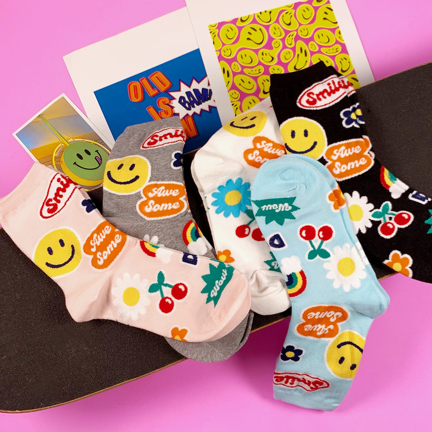 Women's Crew Smile Sticker Socks