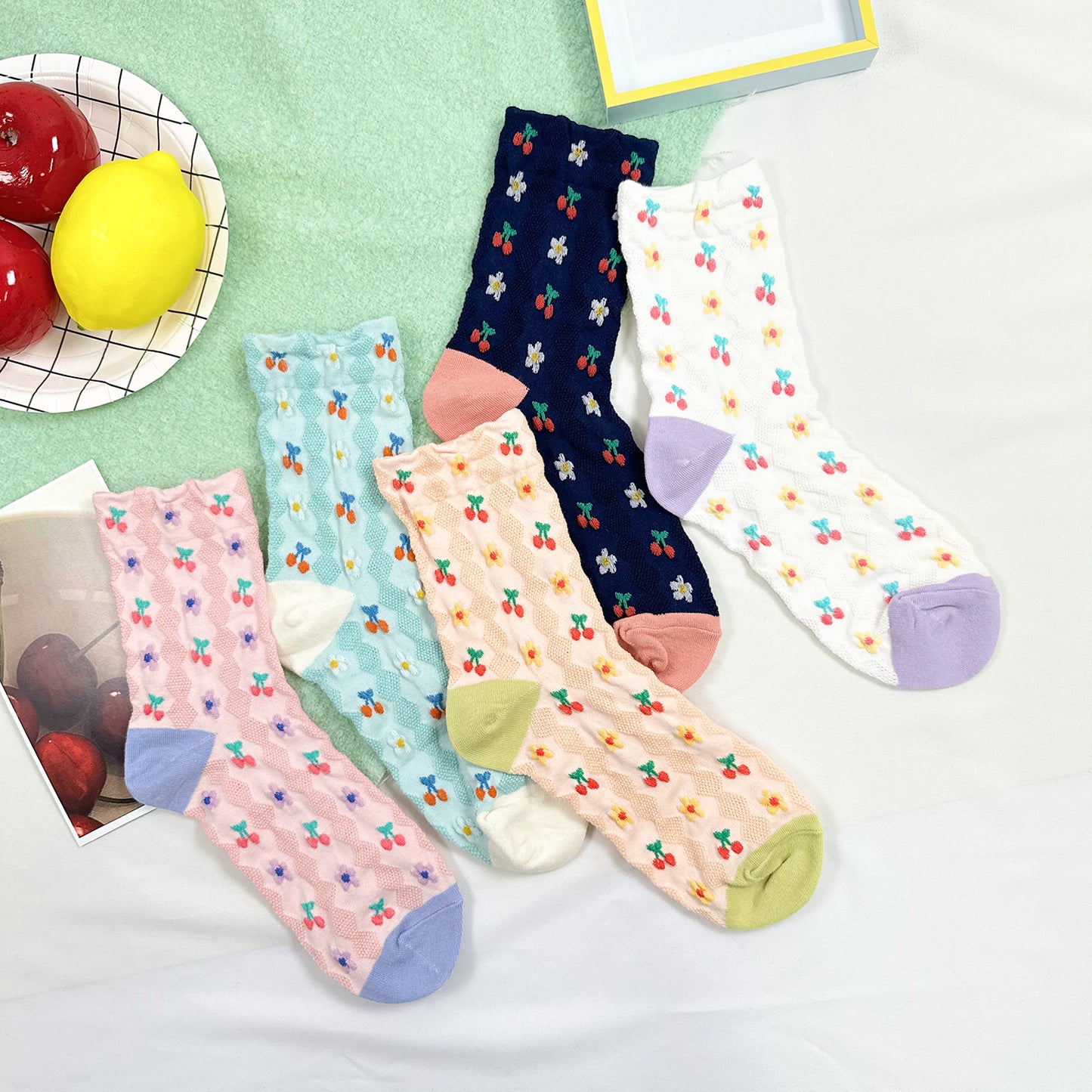 Women's Crew Cherry Knit Socks