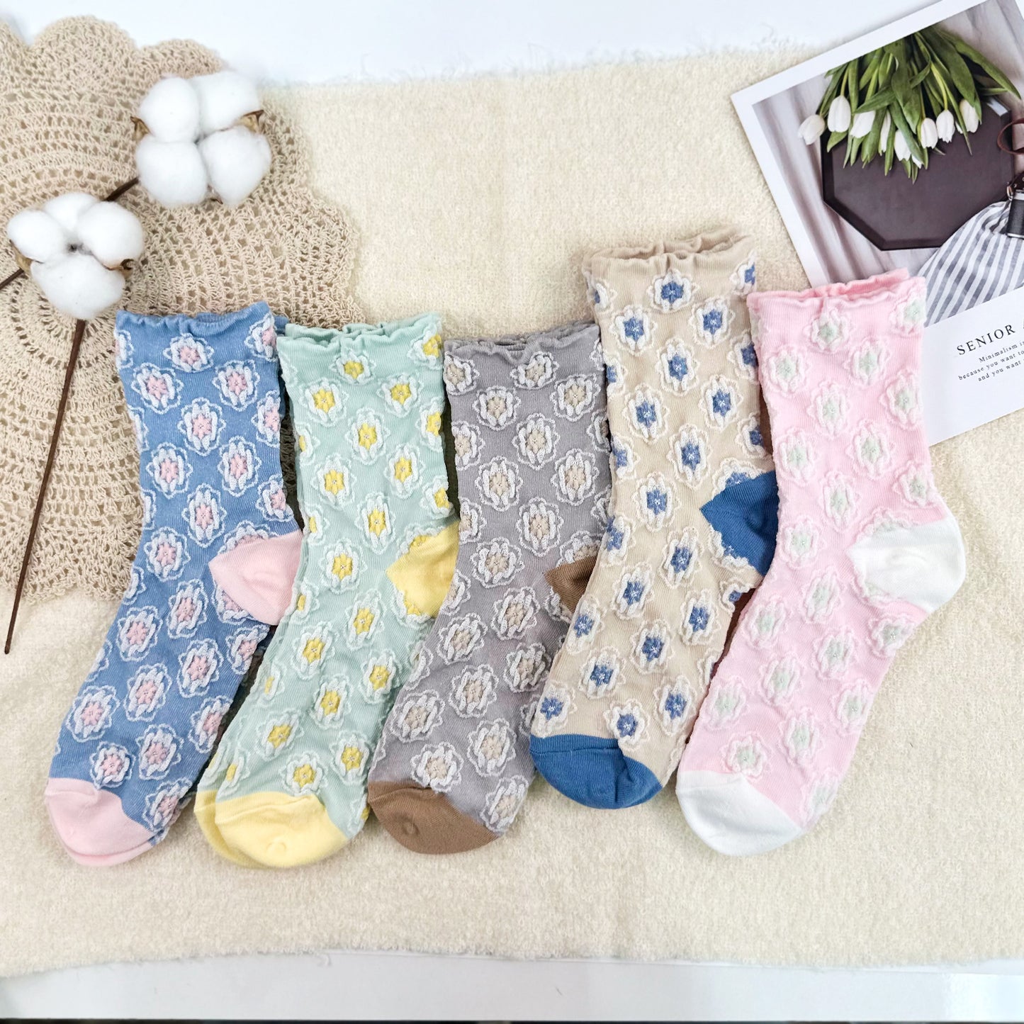 Women's Crew Soft Flower Pattern Socks
