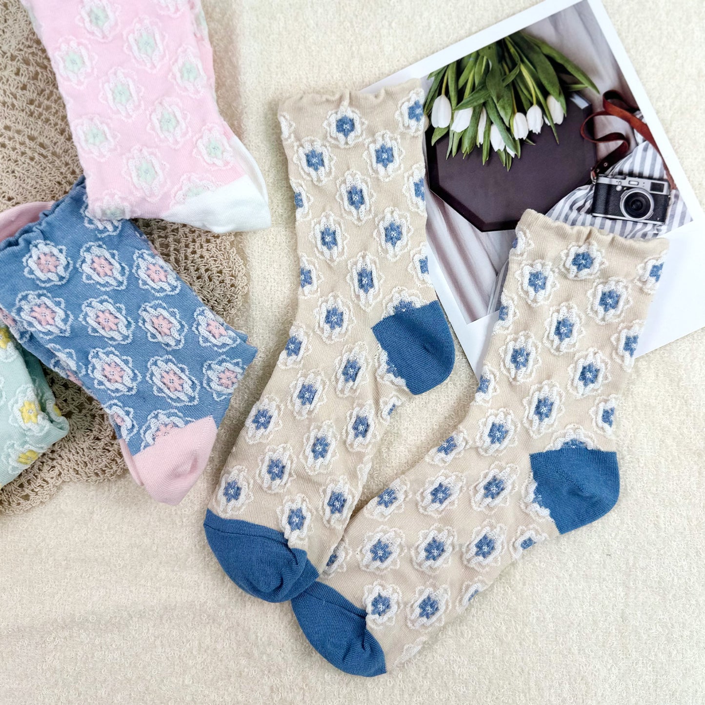 Women's Crew Soft Flower Pattern Socks