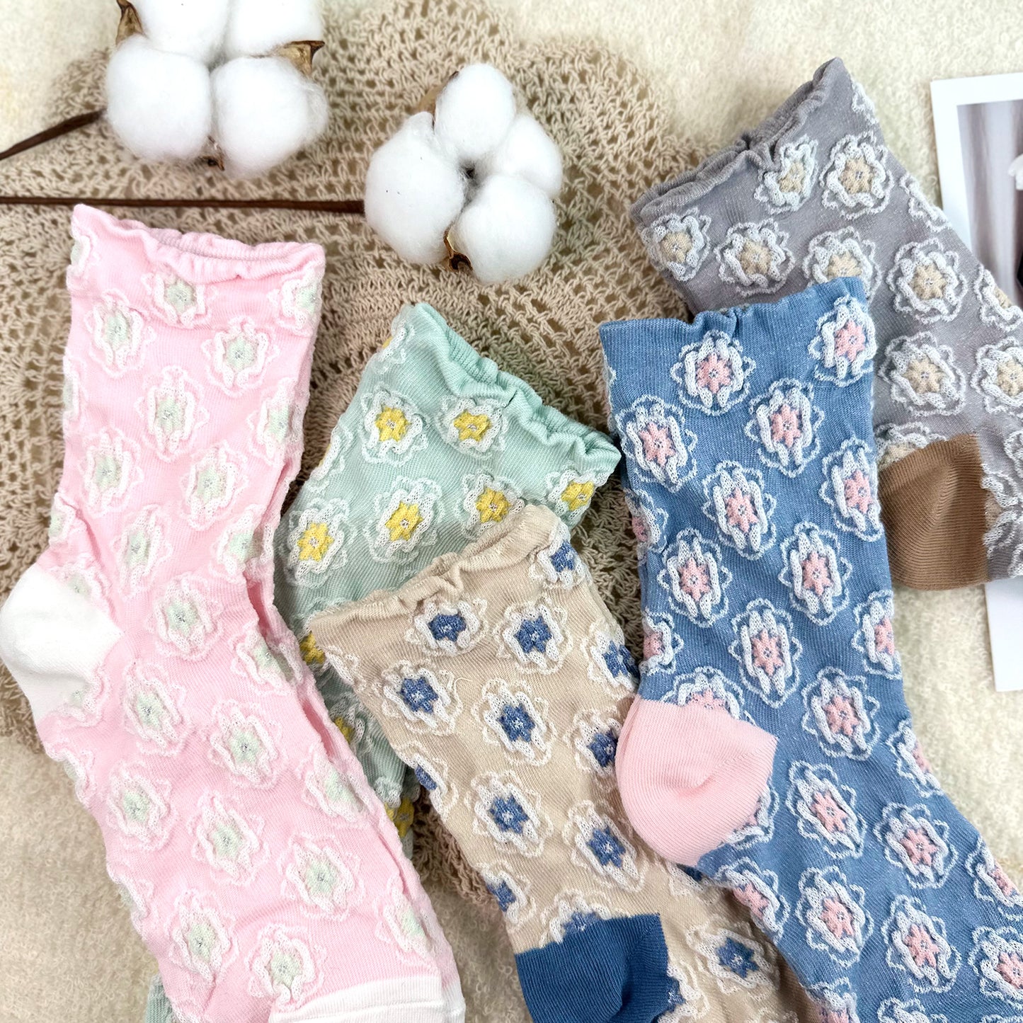 Women's Crew Soft Flower Pattern Socks
