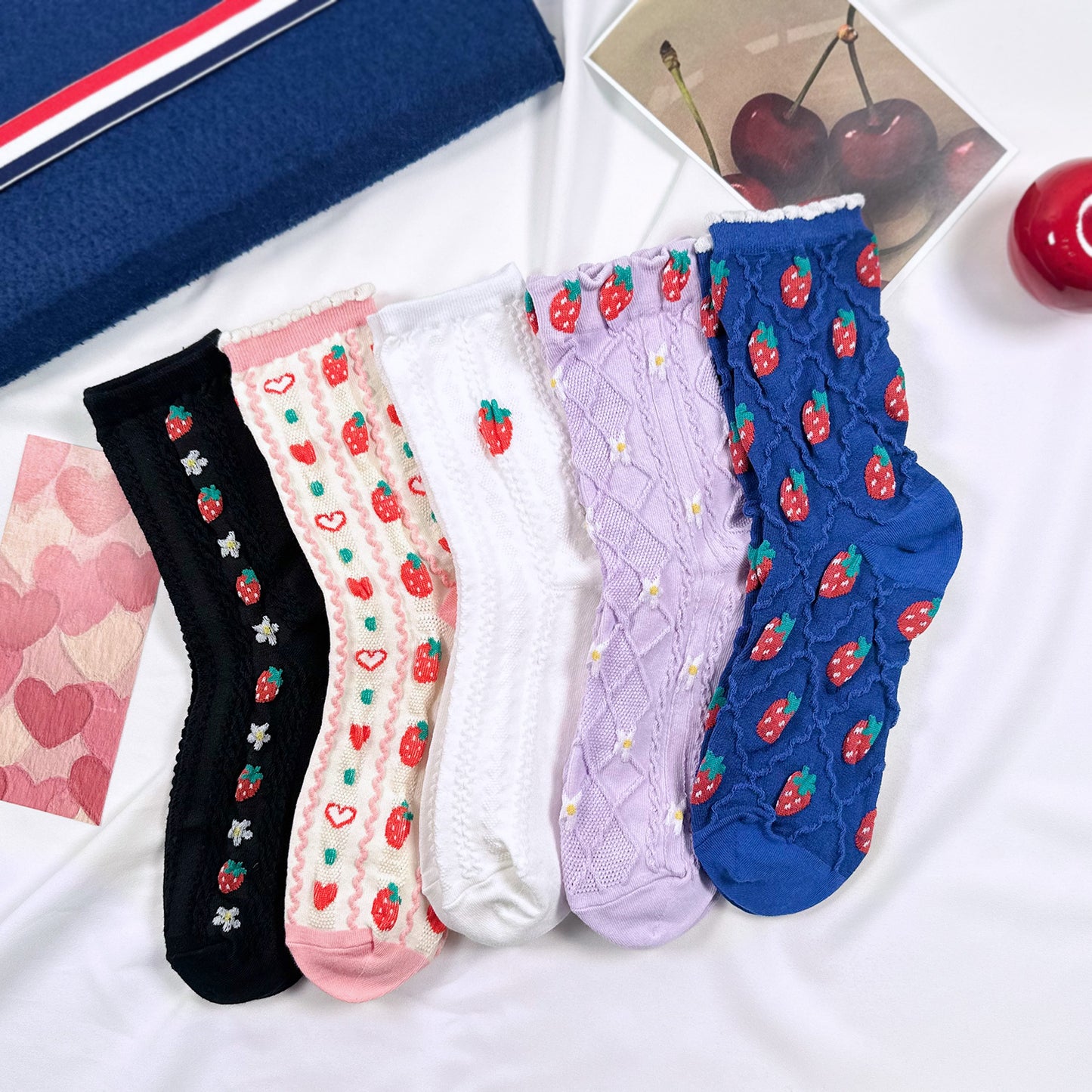 Women's Crew Strawberry Pattern Socks