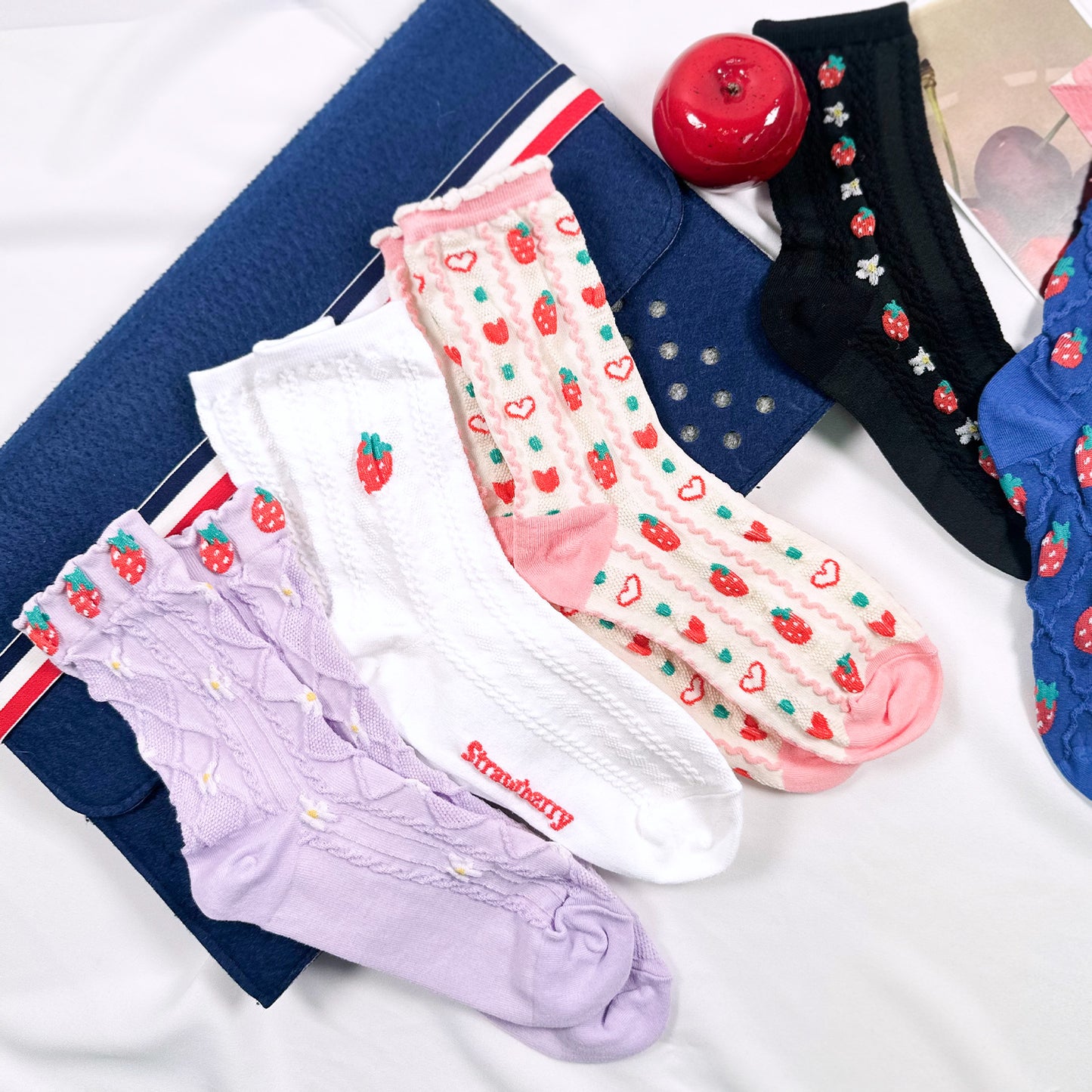 Women's Crew Strawberry Pattern Socks