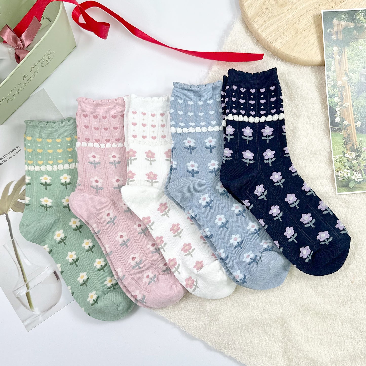Women's Crew Heart Flower Socks