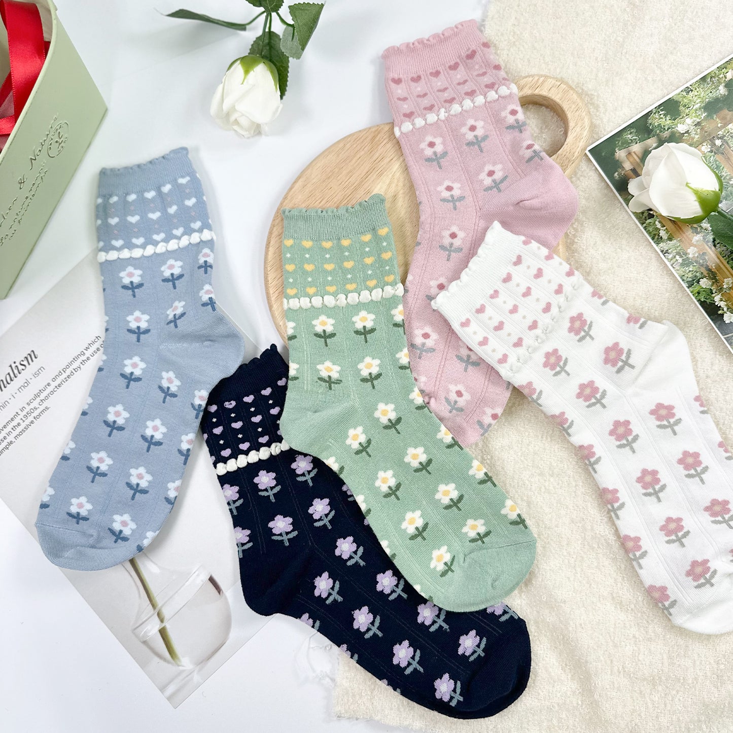 Women's Crew Heart Flower Socks