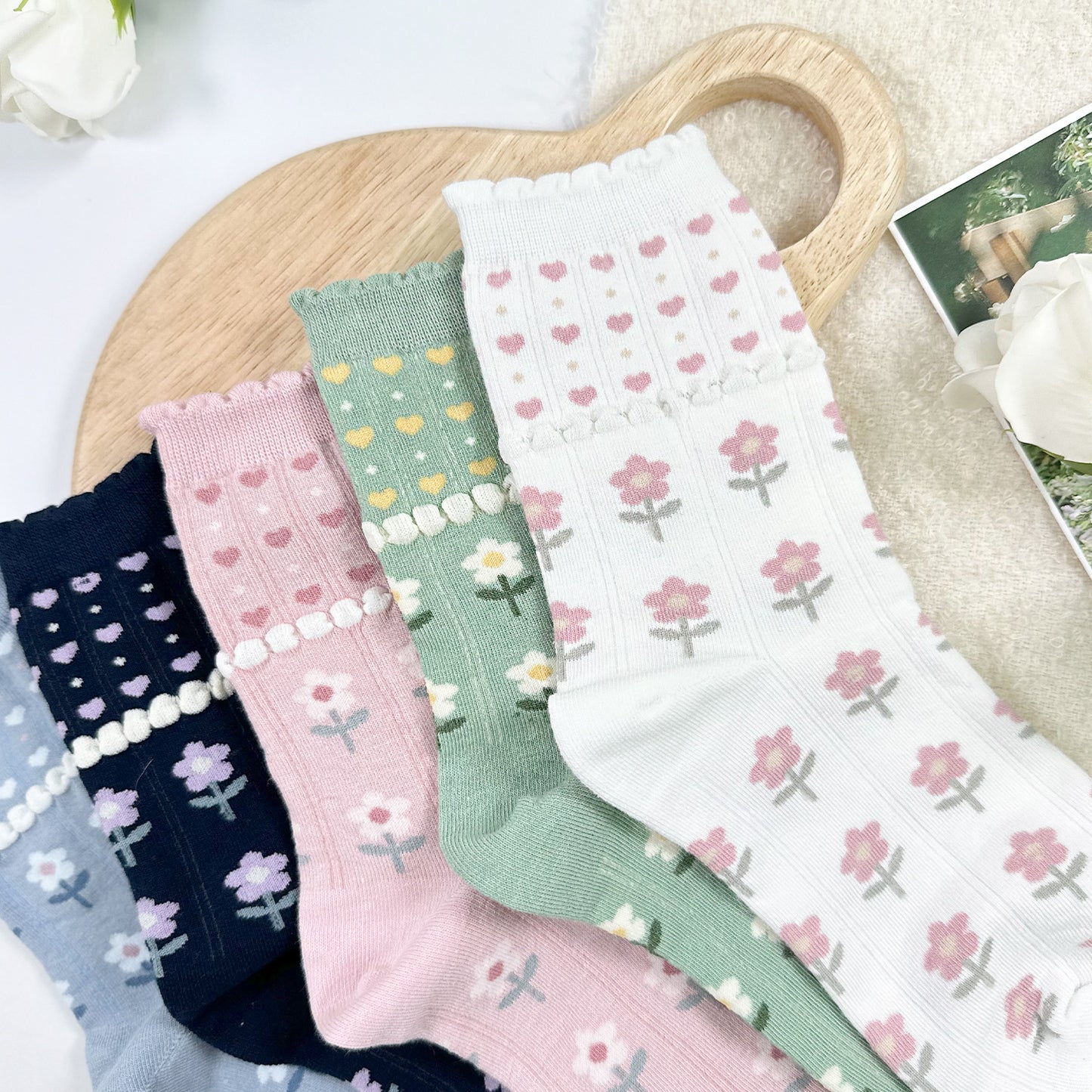 Women's Crew Heart Flower Socks