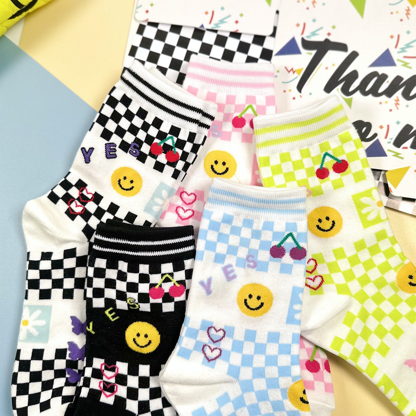 Women's Crew Checkboard Smile Socks