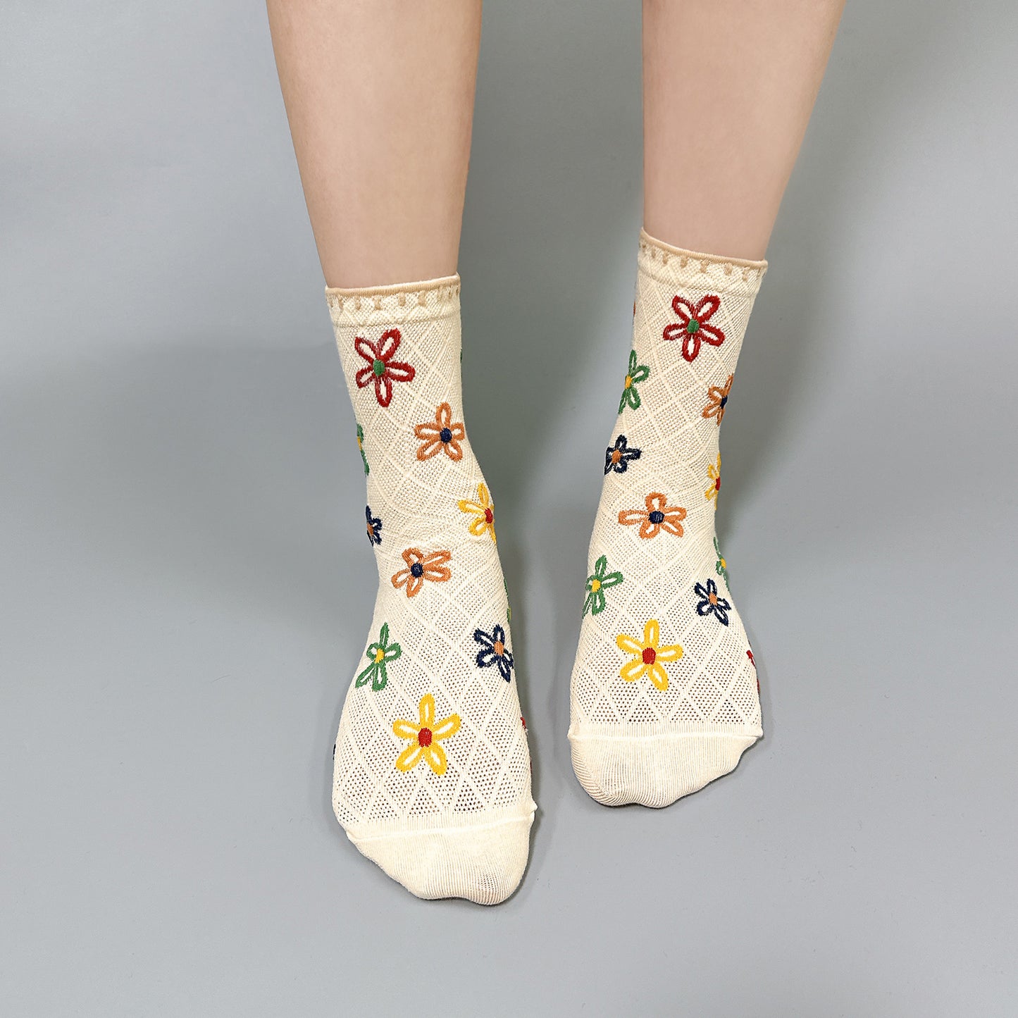 Women's Crew Flower Knit Pattern Socks