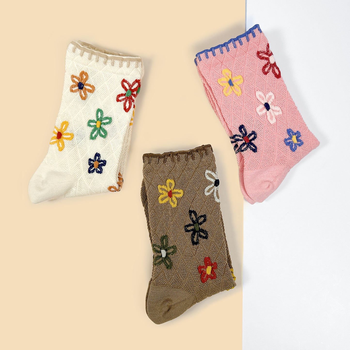 Women's Crew Flower Knit Pattern Socks