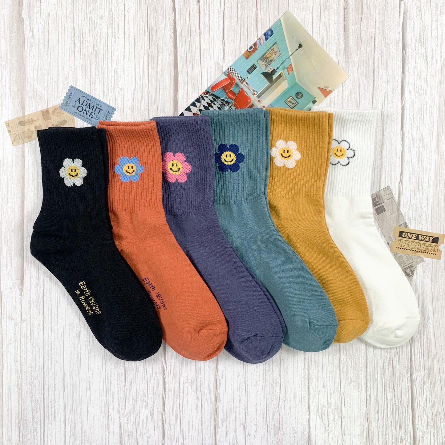 Women's Crew Smile Flower Band Socks