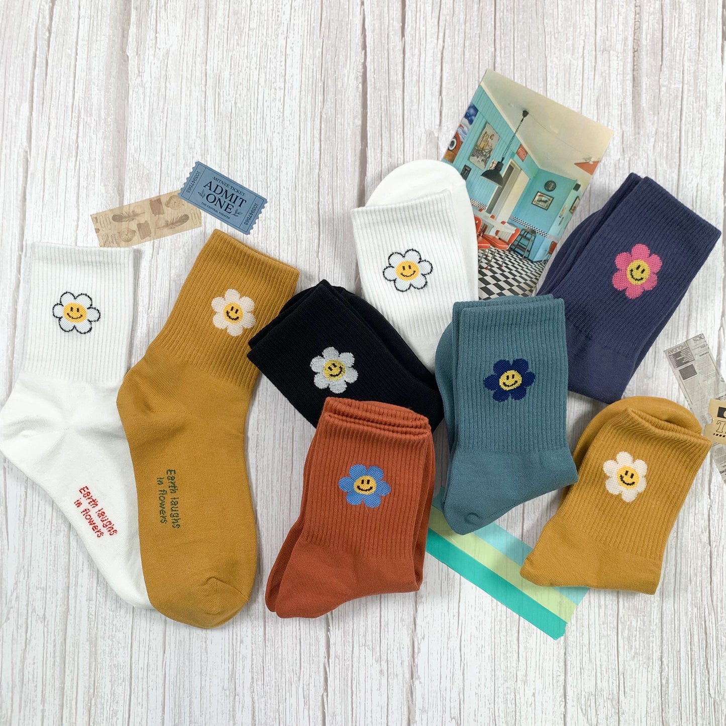 Women's Crew Smile Flower Band Socks