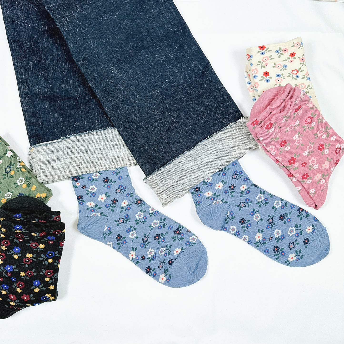 Women's Flower Pattern Crew Socks