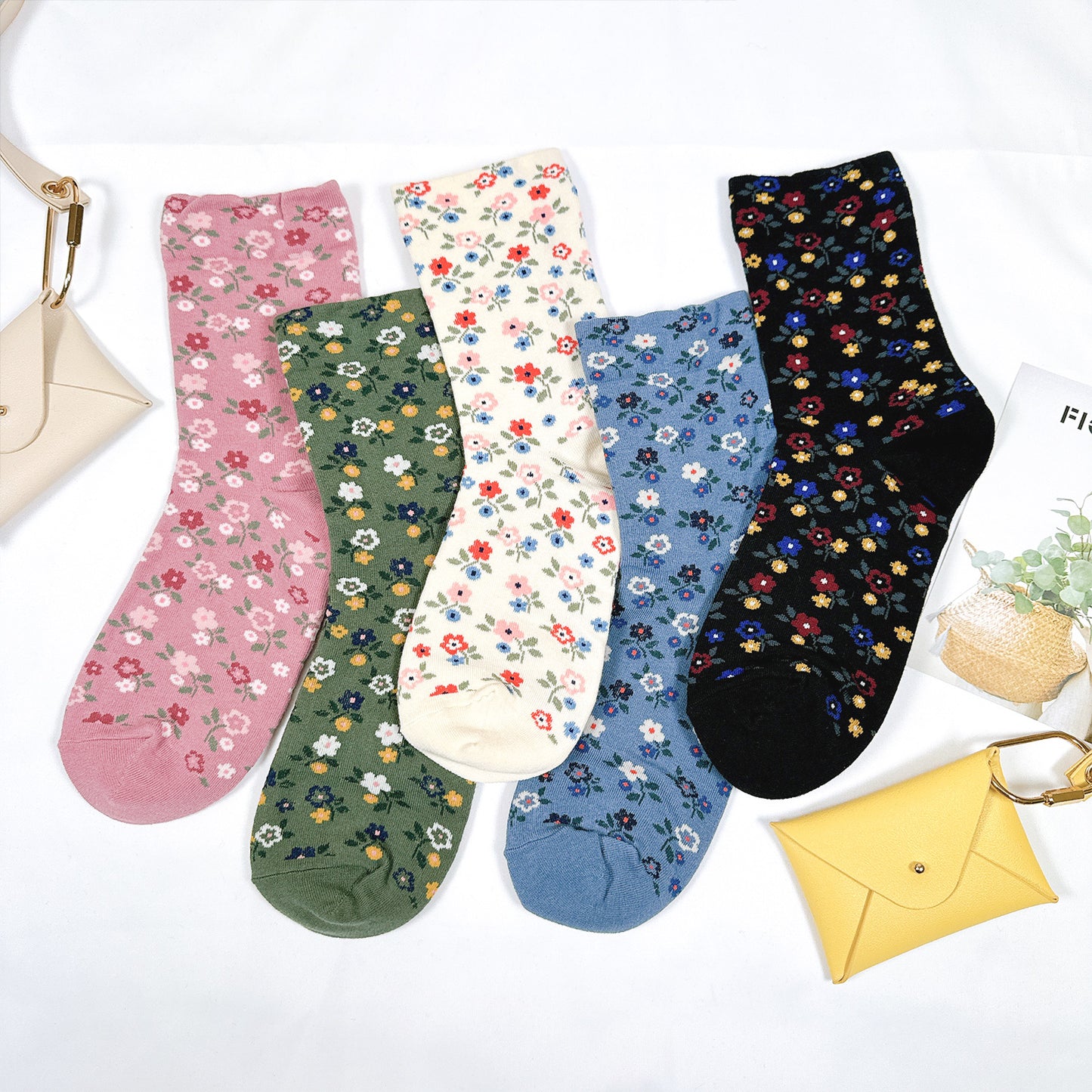 Women's Flower Pattern Crew Socks