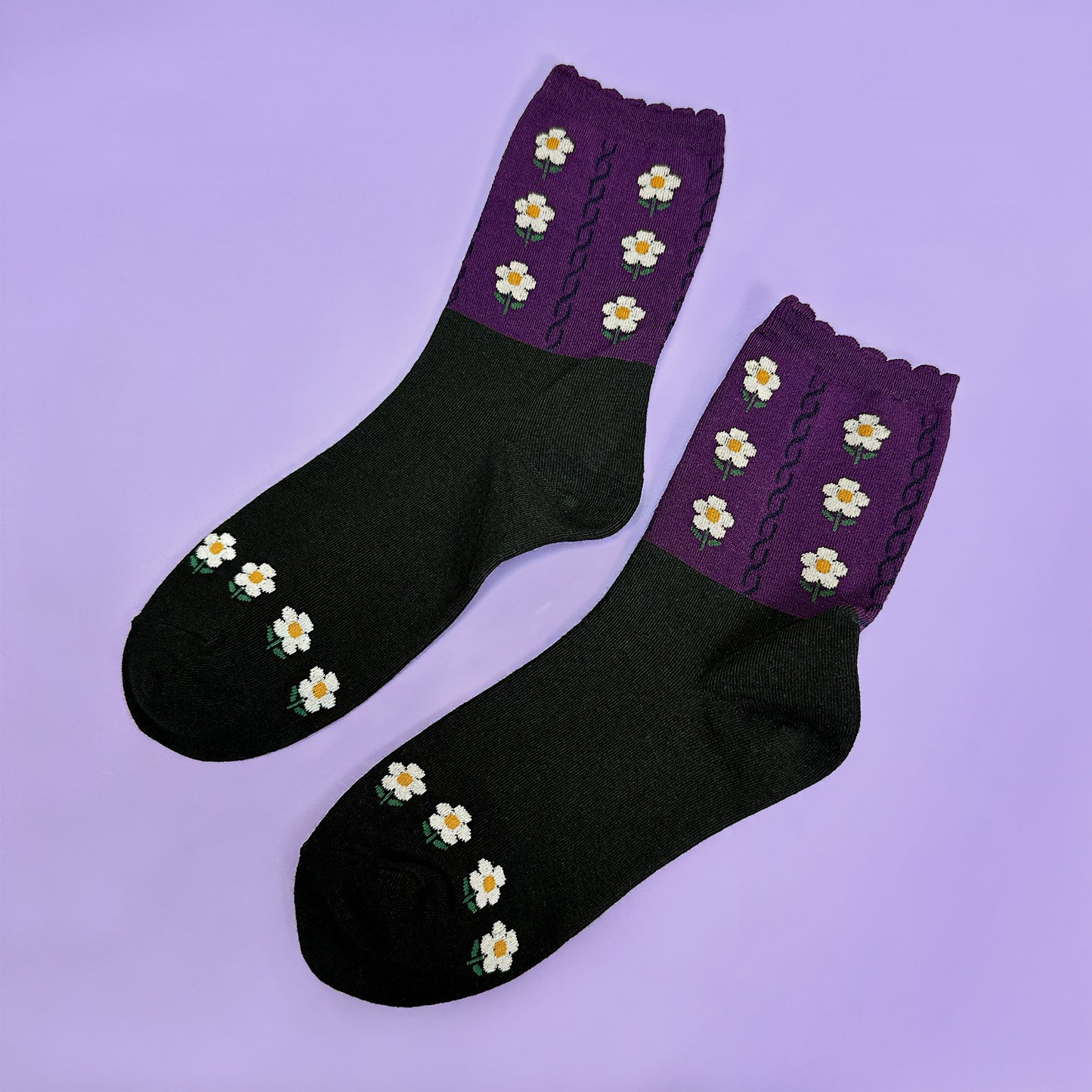 Women's Picot Flower Pattern Crew Socks