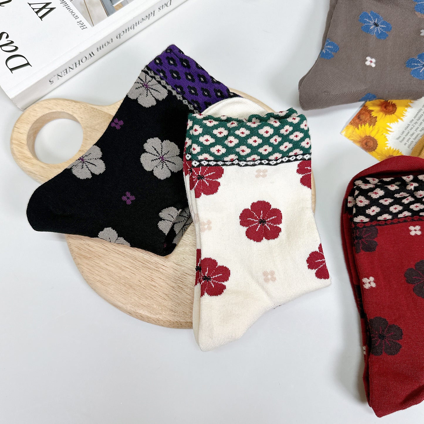 Women's Flower Pattern Crew Socks
