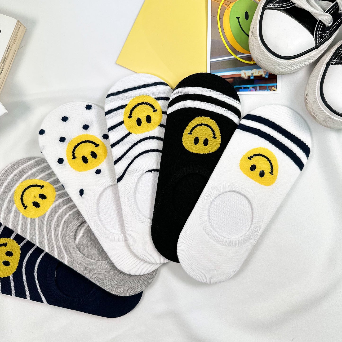 Women's No Show Happy Smile Socks