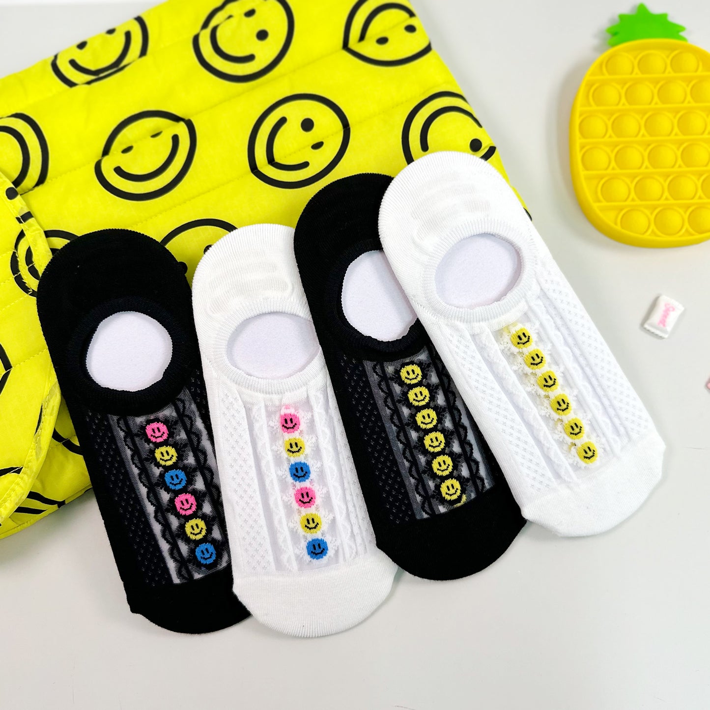 Women's No Show Line Smile See-Through Socks