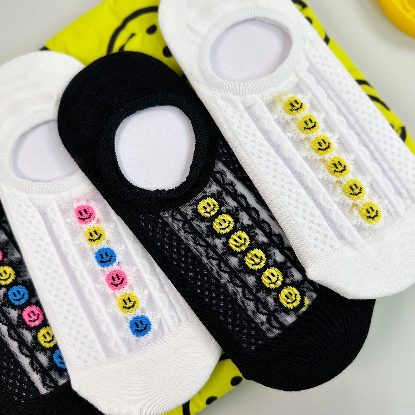Women's No Show Line Smile See-Through Socks