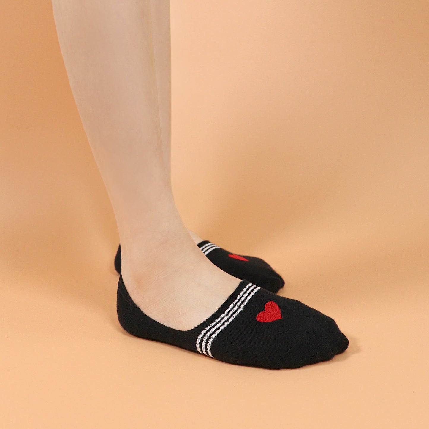 Women's No Show Heart Point No Show Socks