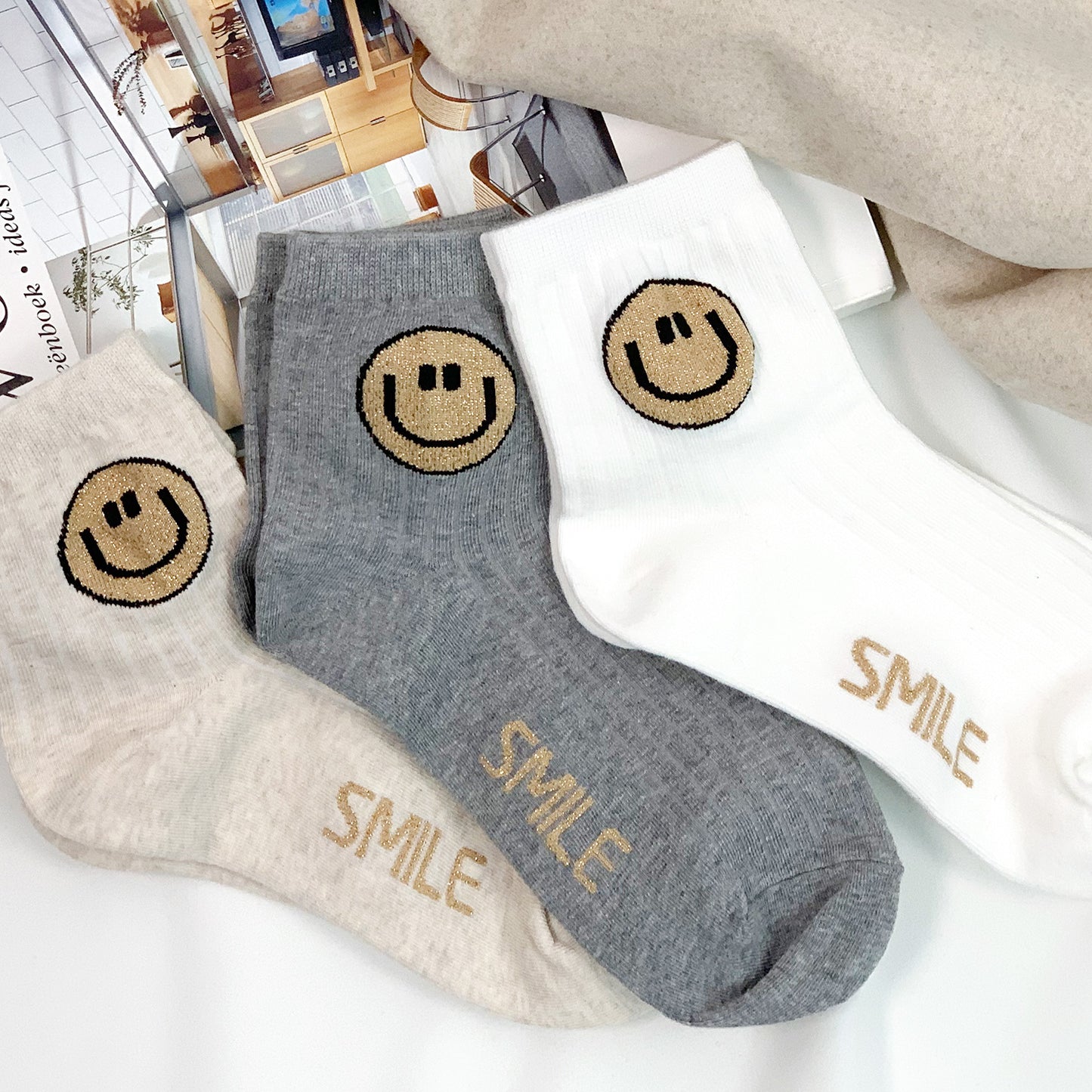 Women's Crew Simple Smile Socks