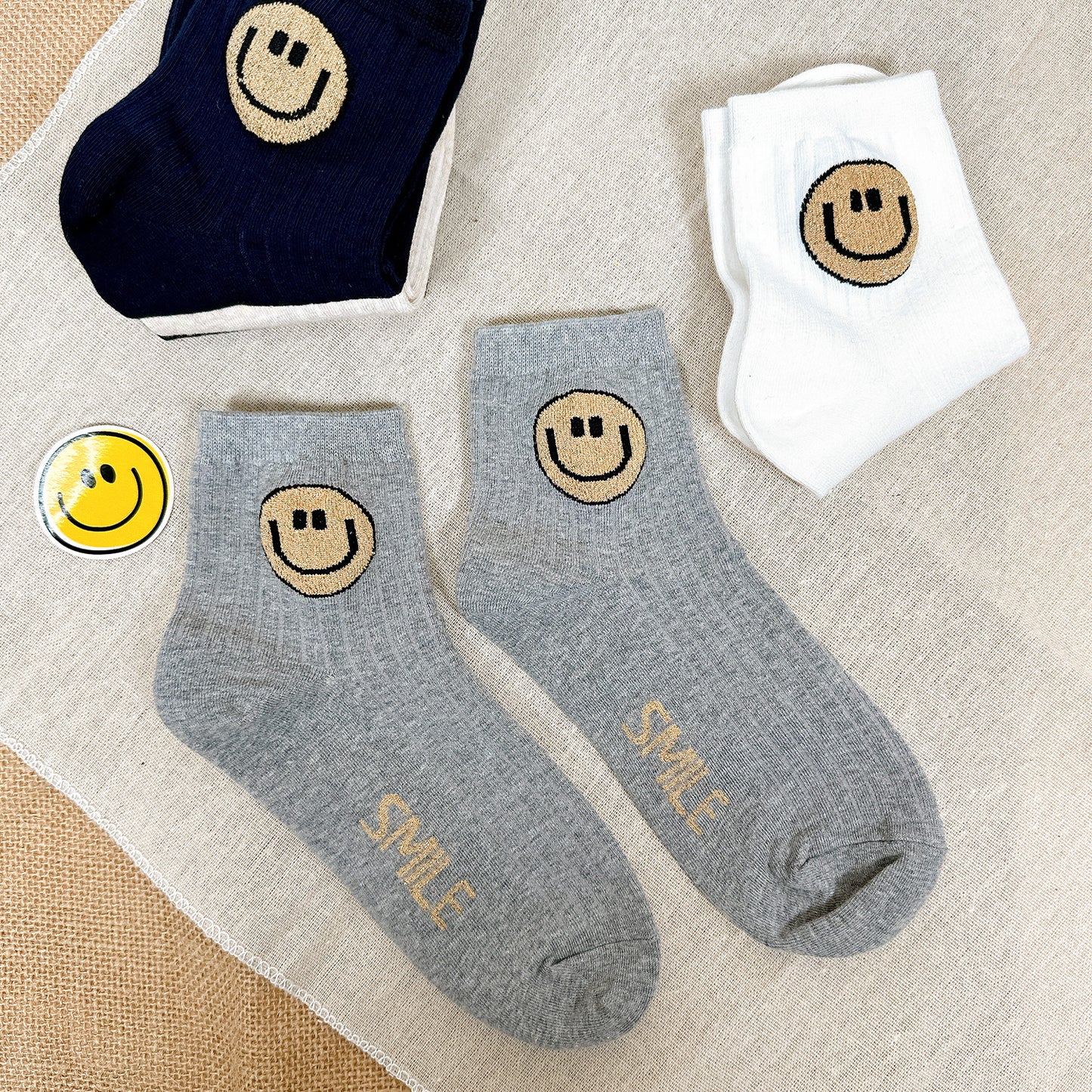 Women's Crew Simple Smile Socks