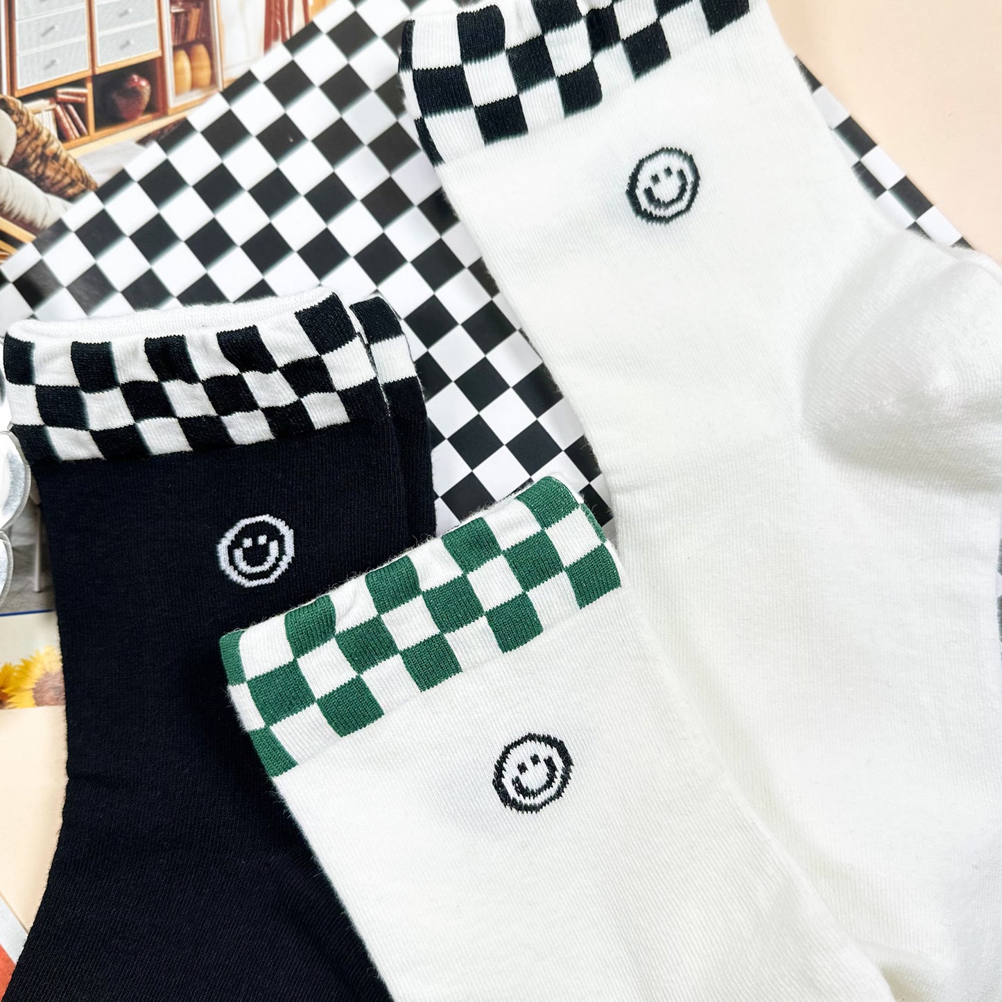 Women's Crew Check Smile Socks