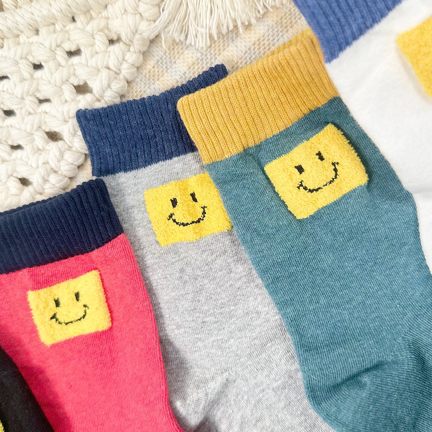 Women's Crew Fluffy Coloring Stripe Socks