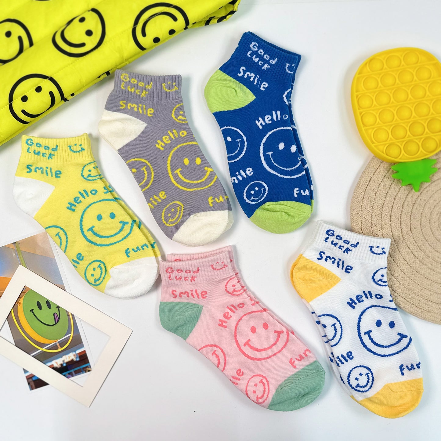 Women's Crew Smile Graffiti Socks