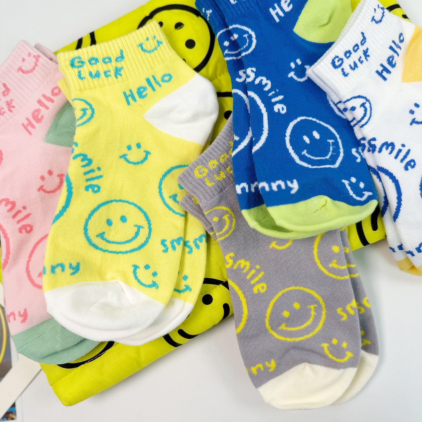 Women's Crew Smile Graffiti Socks
