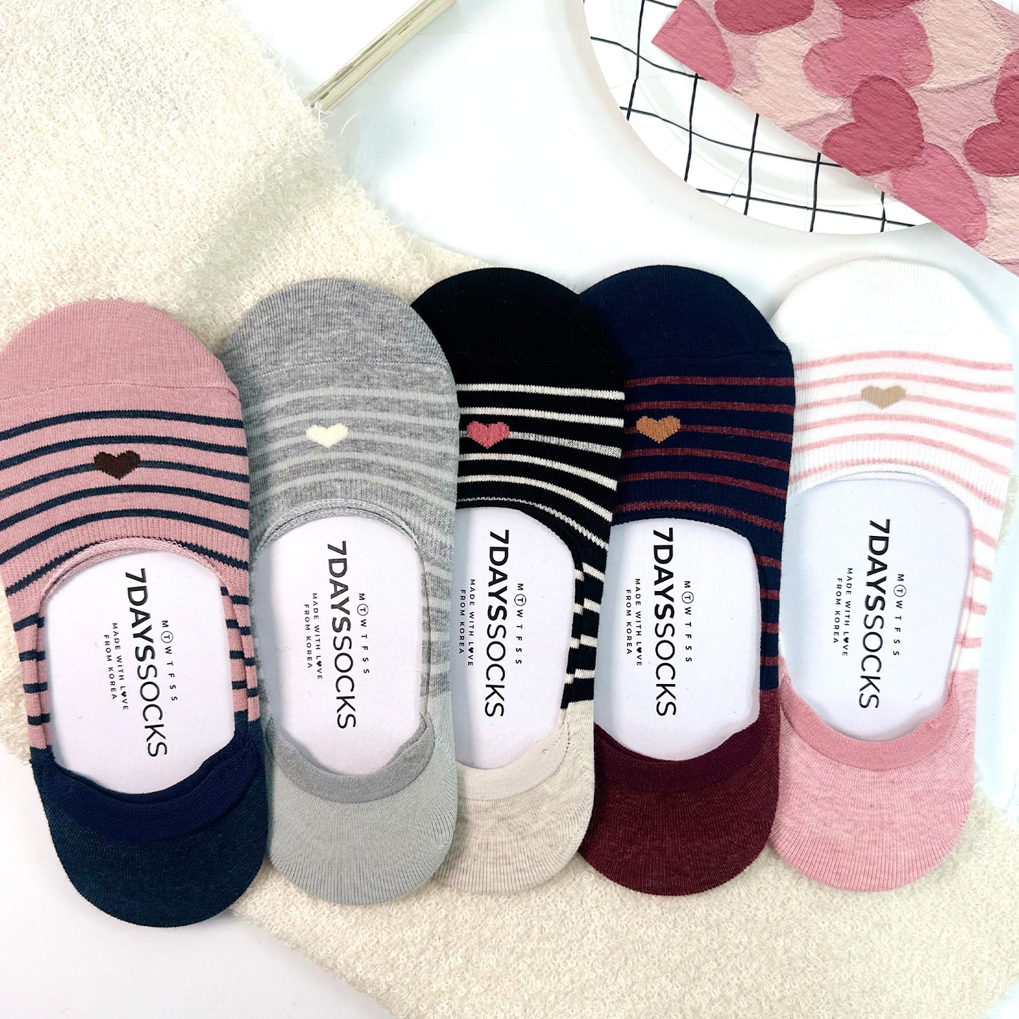 Women's No Show Rolling Heart Socks