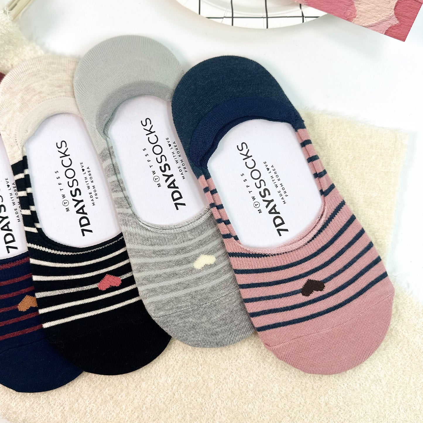 Women's No Show Rolling Heart Socks