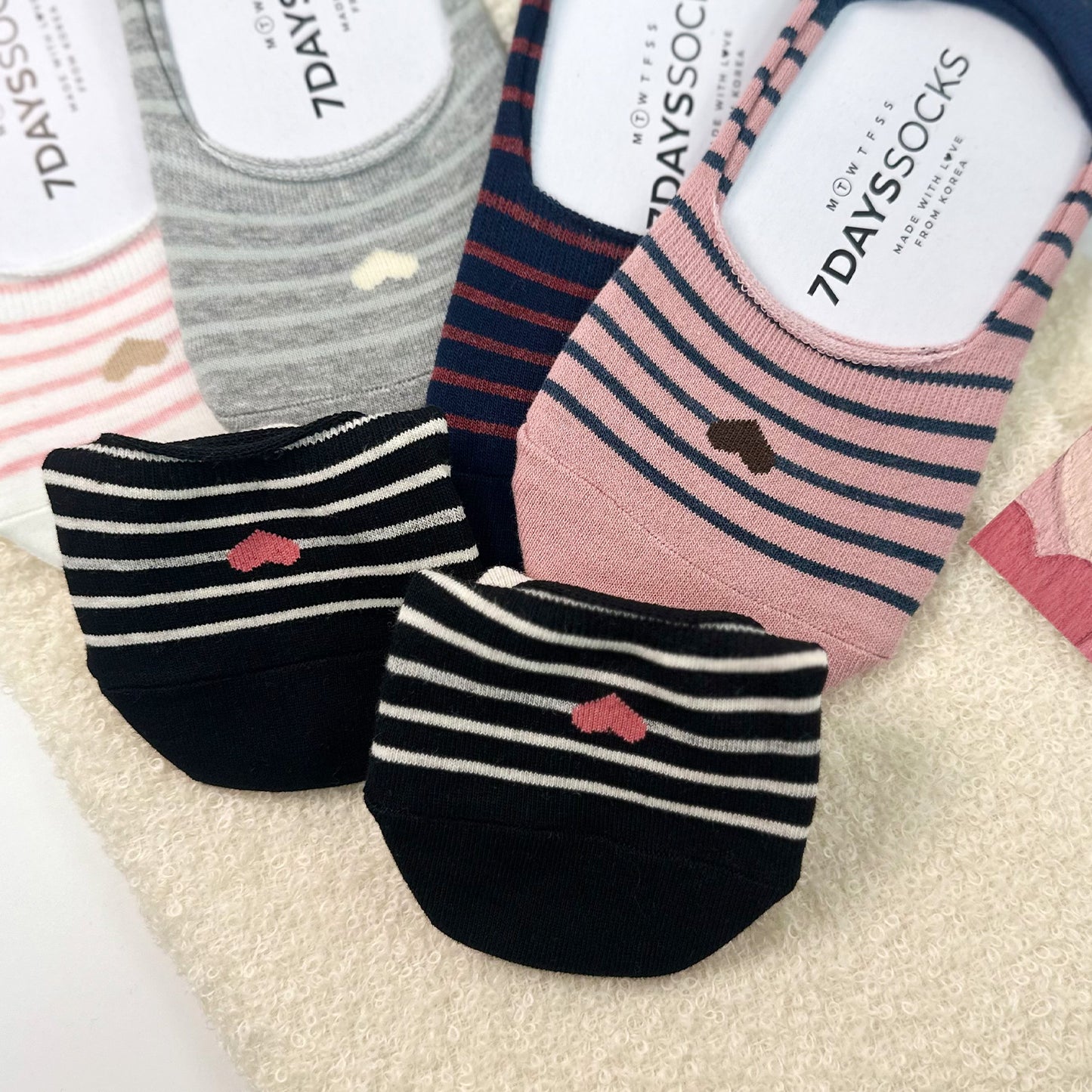 Women's No Show Rolling Heart Socks