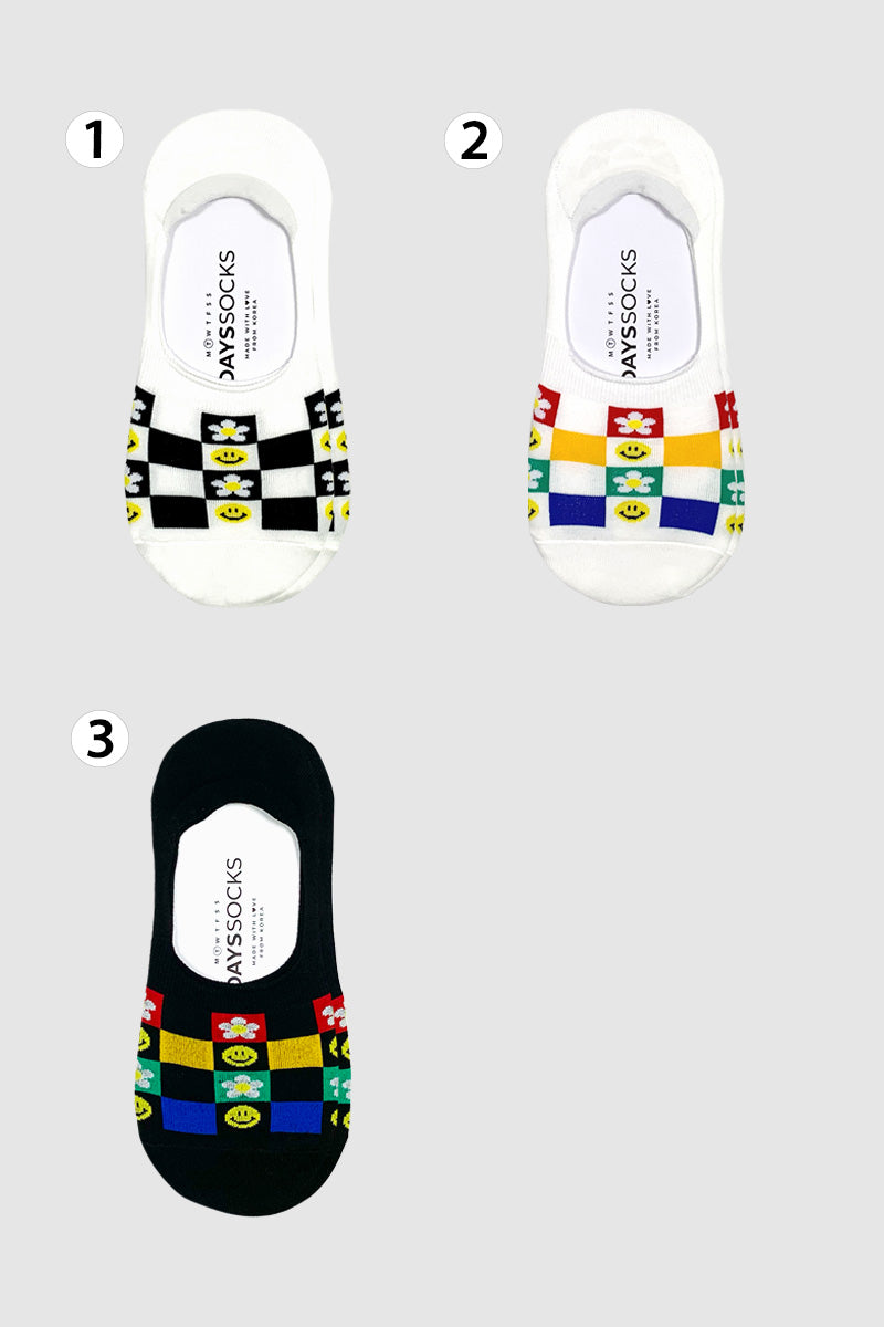 Women's No Show Smile Checkerboard Socks