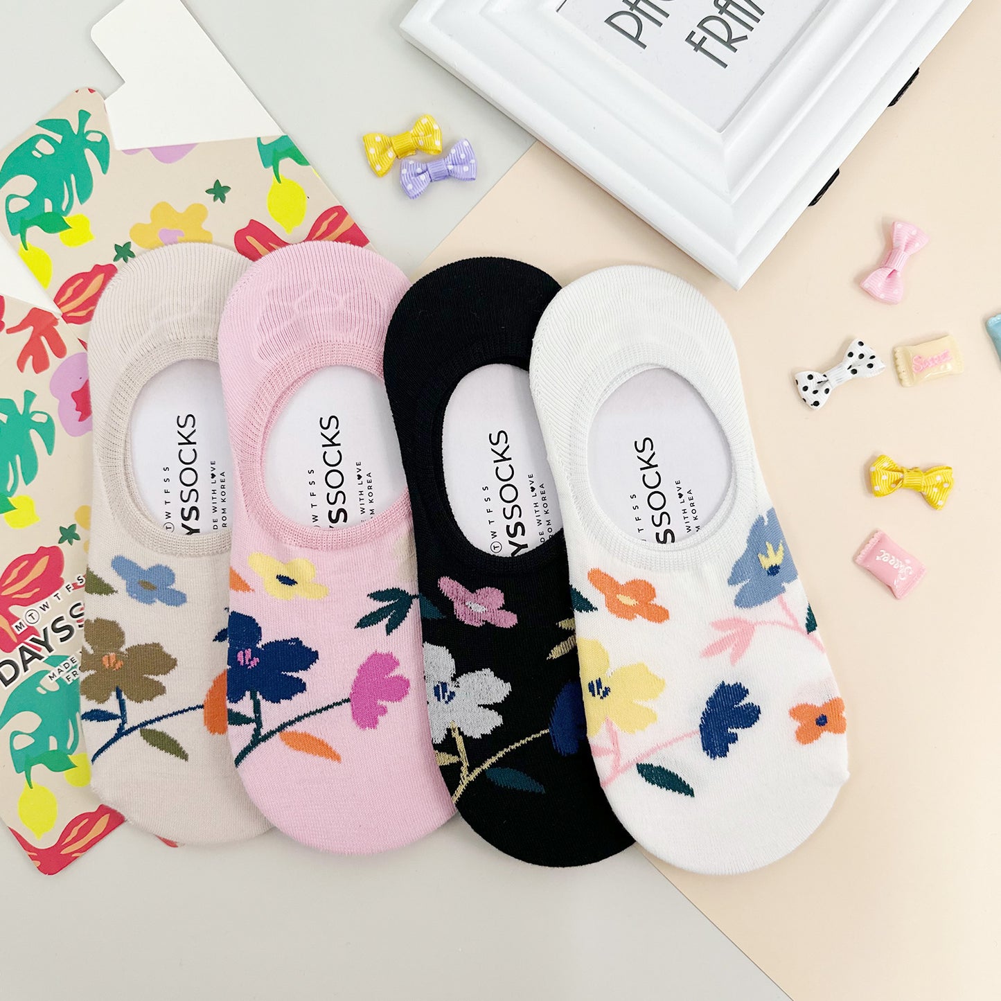 Women's No Show Fleur Flower Socks