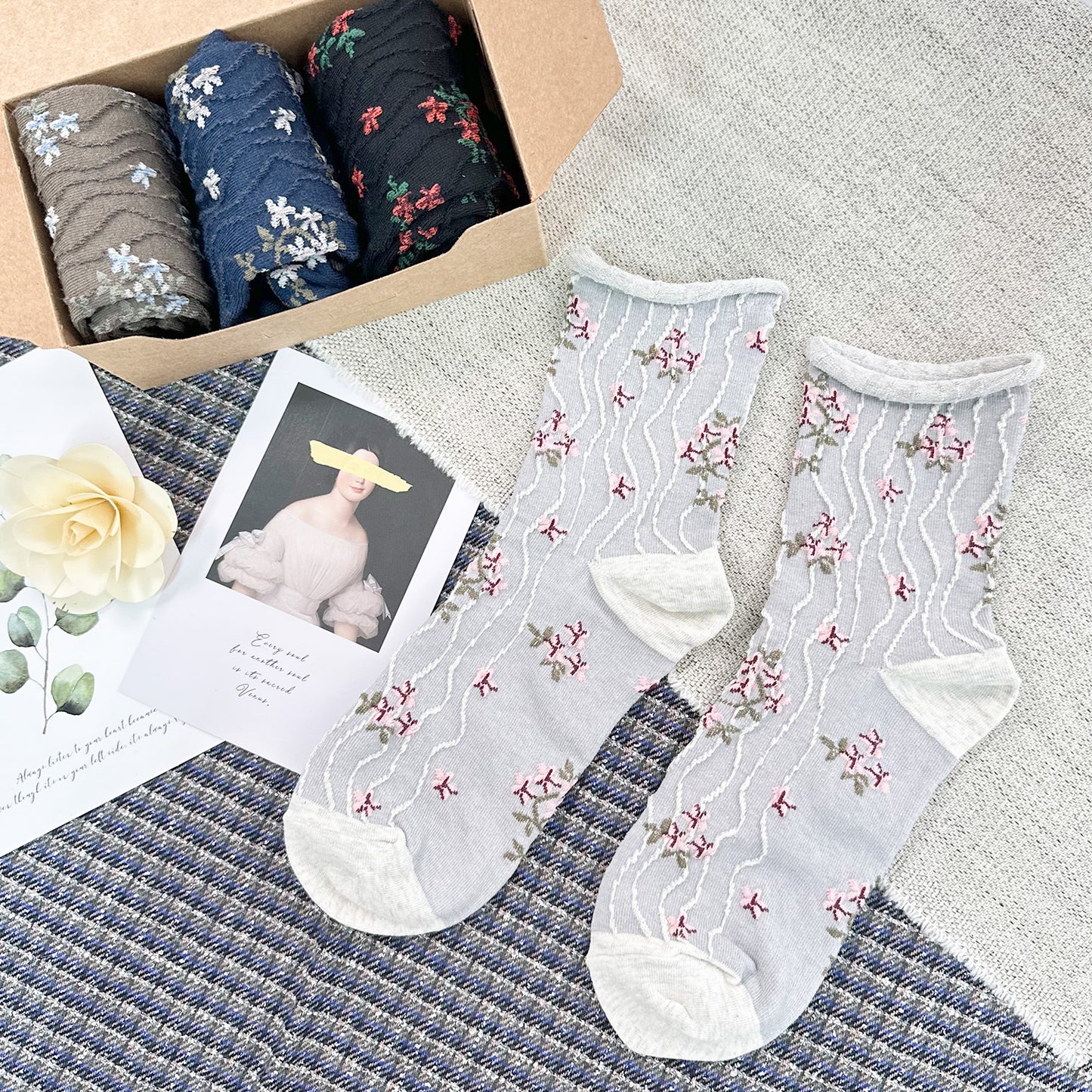 Women's Crew Ruffle Flower Socks