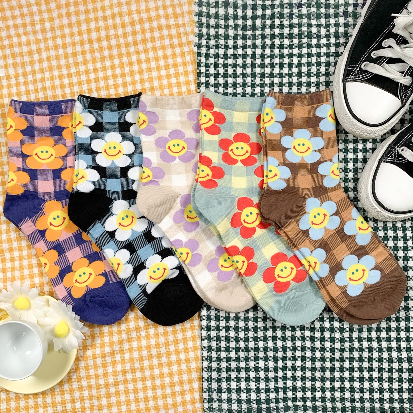 Women's Crew Check Smile Flower Socks