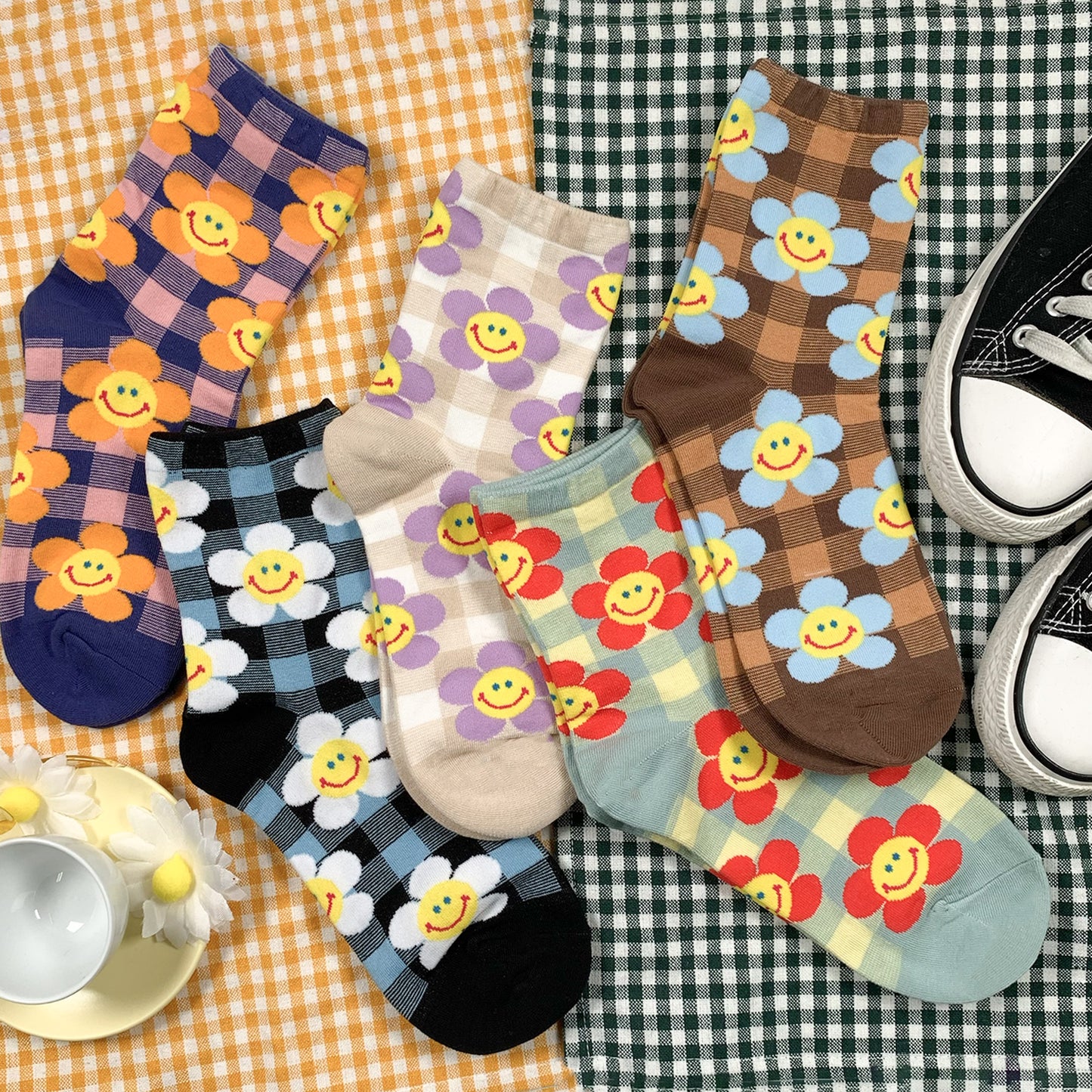 Women's Crew Check Smile Flower Socks