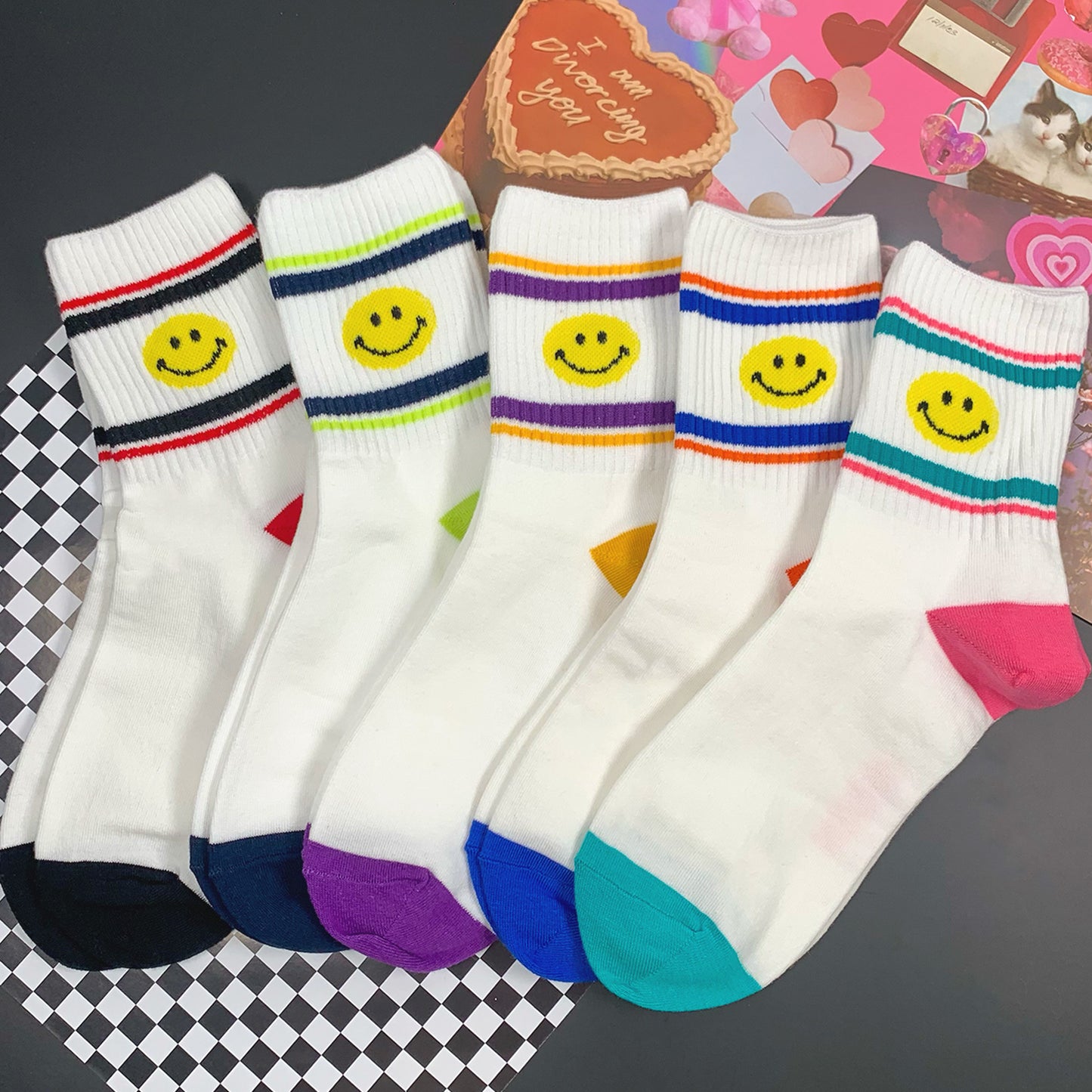 Women's Crew Vivid Smile Checkerboard Socks