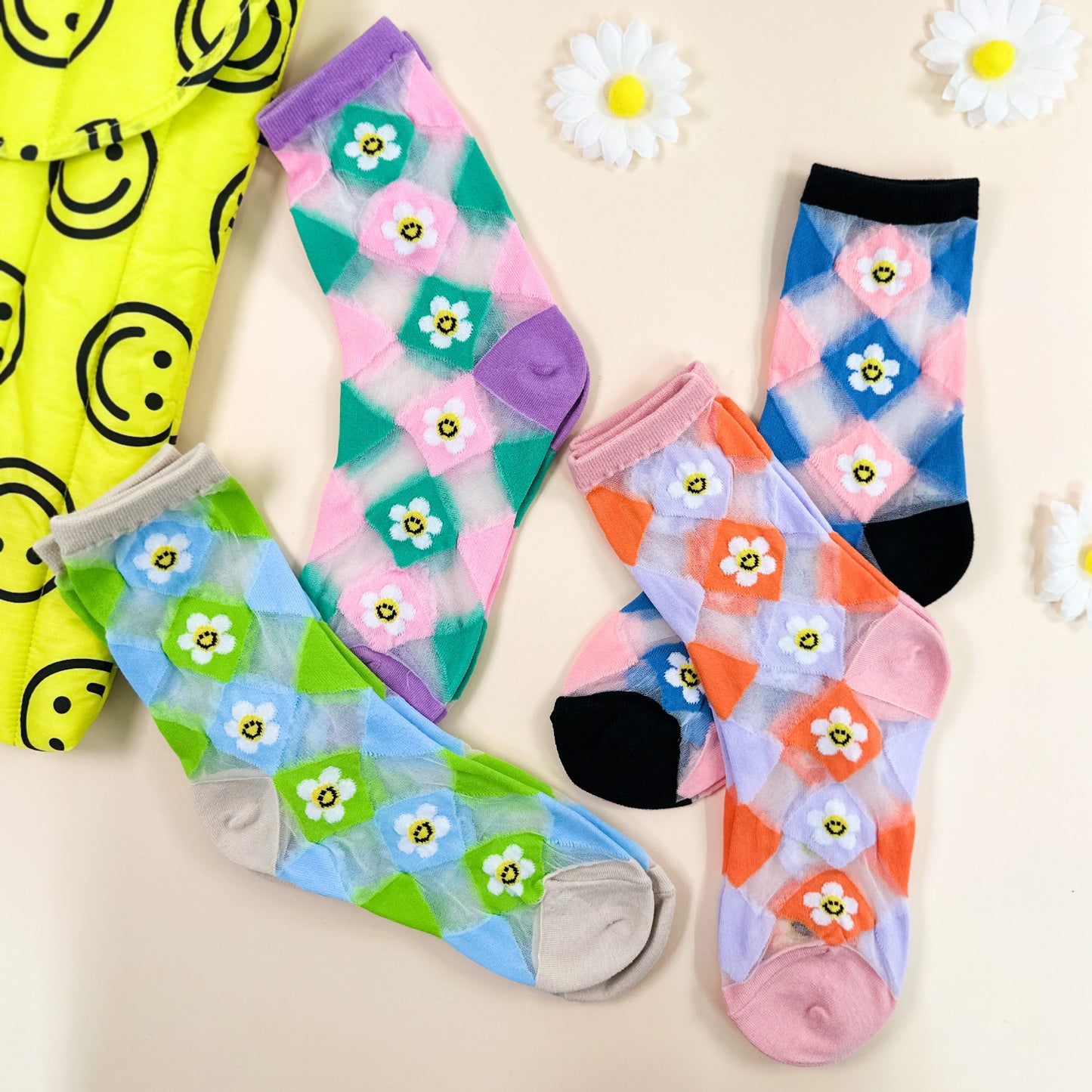 Women's Crew See-Through Smile Flower Argyle Socks