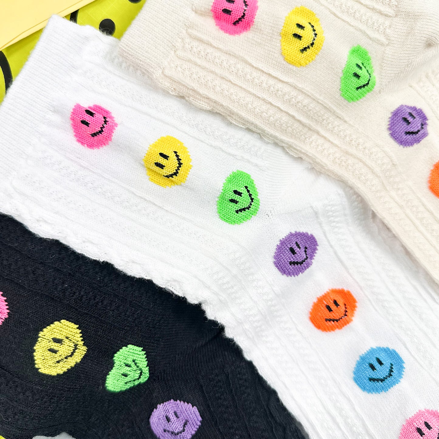 Women's Crew Smile Twist Socks